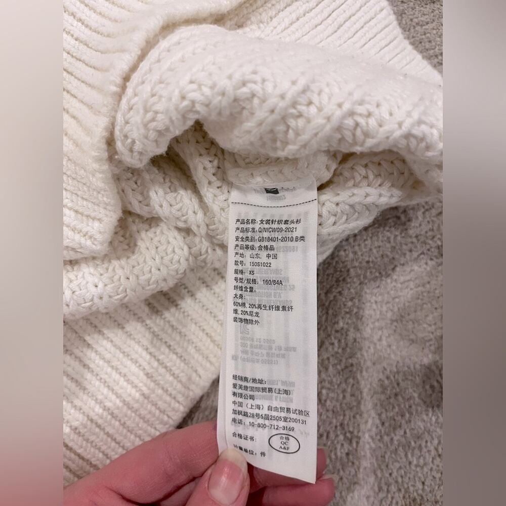 Abercrombie & Fitch Easy Tipped V-Neck Sweater | XS Quiet luxury minimalist - Picture 4 of 7